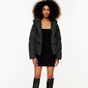 Babaton 
The Duvet Puffer Short